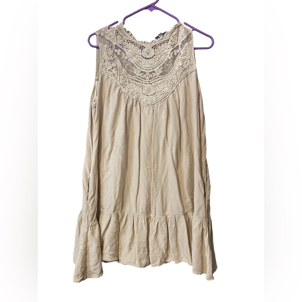 NWOT Davi & Dani tan colored boho midi dress with crochet neckline